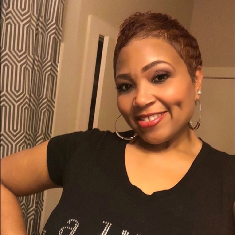 Meet your Posher, Dakita